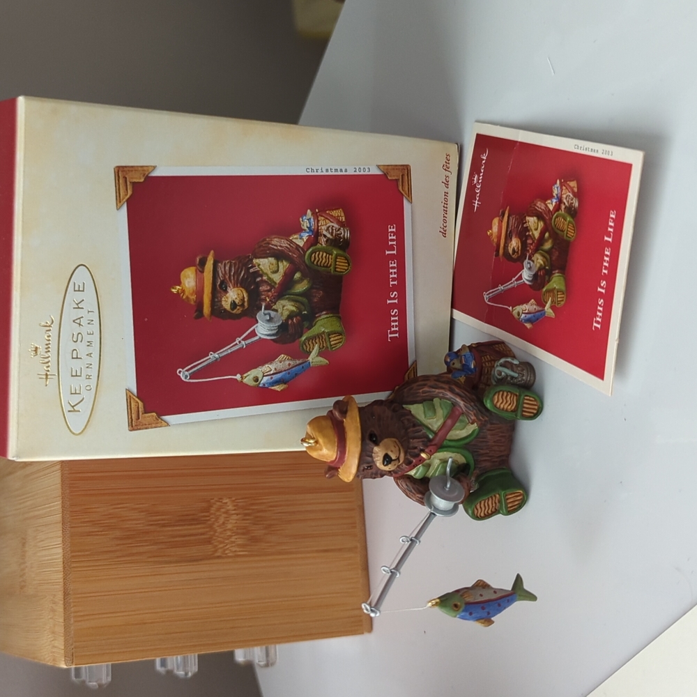 EUC Hallmark keepsake fishing bear Christmas ornament